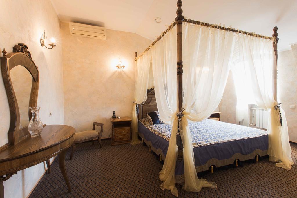 Kamelot Hotel Omsk Ngoại thất bức ảnh